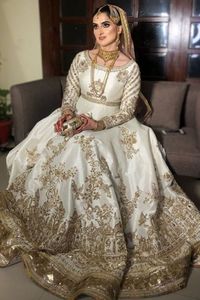 2021 robe de mariée stylisée à la mode élégante robe de mariée en soie longueur au sol avec perles de verre en cristal embellies pierre Resham travail - Product Image 2