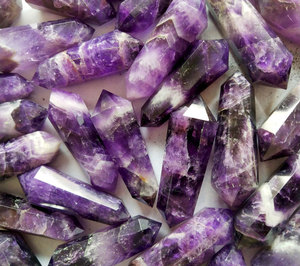 Colgante de Cristal de Amatista Irregular, Obelisco de Amatista de Ensueño, Cuarzo Transparente de Doble Terminación, Gema Curativa de Luna Creciente - Product Image 6