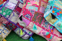 Pouf carré fait main, nouveau design indien patchwork, coussin de sol rayé, housse de coussin personnalisable pour la maison et l'hôtel