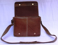 Sacoche en cuir véritable Logo imprimé Bandoulière réglable Fermeture à glissière Sacoche pour ordinateur portable bon marché Hommes Femmes Bureau Collège Utilisation