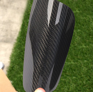 Espinilleras de Fútbol Profesionales Superligeras y Espinilleras de Carbono con Excelente Protección Contra Impactos, Ajuste Universal - Product Image 3