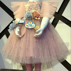 ชุดเดรสเด็กผู้หญิงแขนกุด แต่งระบายไหล่ สวยงาม เนื้อผ้านุ่ม ซาตินเดนิม ความยาวระดับเข่า ประดับลายดอกไม้ สำหรับฤดูใบไม้ผลิ - Product Image 1