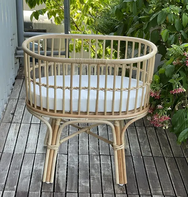 Wicker nice baby doll crib