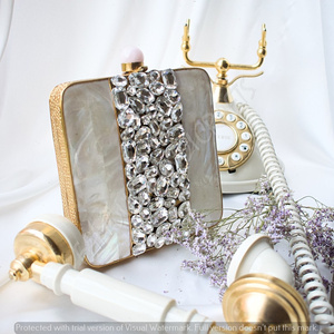 Pochette de mariage de haute qualité en nacre naturelle royale incrustée, sac à main de créateur artisanal, pochette de mariage en laiton - Product Image 2