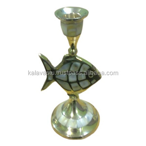 เชิงเทียนทองเหลืองรูปปลาทำมือ ของตกแต่งบ้านสุดหรู เชิงเทียนโลหะสำหรับโบสถ์ เชิงเทียนโลหะ MOP  กระปุกใส่เทียน - Product Image 1