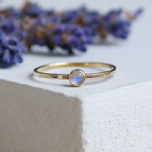 แหวนพลอยมูนสโตนสีรุ้ง925เงินสเตอร์ลิงชุบทองทำด้วยมือสวยงามเครื่องประดับแฟชั่นไม่ซ้ำใครสำหรับงานแต่งงาน - Product Image 1