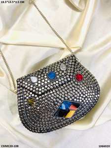 กระเป๋าคลัทช์สุดหรูสำหรับออกงานกลางคืนทำจากโลหะโมเสก - Product Image 3