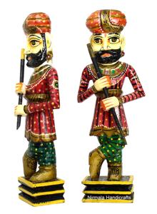 Artesanía en Madera Hecha a Mano, Pintura en Relieve Multicolor, Figura Tradicional India de Guardián de Puerta, Juego de 2 Adornos Decorativos - Product Image 2