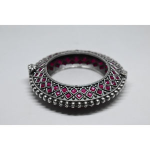 กำไลข้อมือแบบเปิดได้ ดีไซน์ตะวันตก รูปแบบอินเดีย ทำมือ งานดีไซเนอร์  วัสดุคล้ายเงิน สำหรับเด็กหญิงและสตรี ปี 2026 - Product Image 2