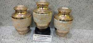 Urna de cremación de madreperla de metal de estilo americano de Brassworld India para uso en adultos - Product Image 6