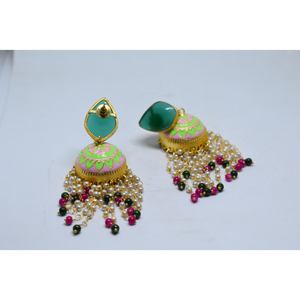 Aretes largos tipo jhumka con acabado dorado mate pintado a mano, estilo tradicional 2025, con piedras de latón, para niñas y mujeres. - Product Image 3
