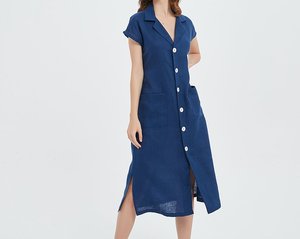 Robe chemise en lin noir, col à revers, boutonnée sur le devant, ourlet fendu, longueur midi, tenue formelle ou quotidienne, manches courtes, couleur unie, tissu tissé - Product Image 1