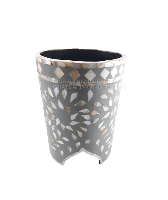 สีเทาอ่อน