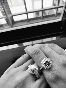 Bagues cloutées Moissanite idéales pour les couples Bagues en argent sterling 925 avec diamants violets et pierres précieuses Bague halo en diamant cultivé en laboratoire - Product Image 6