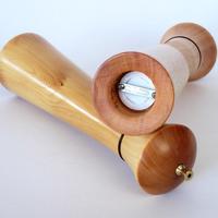 Ensemble de moulin à sel et poivre en bois à noyau en céramique réglable Support de broyeur en bois d'acacia inclus