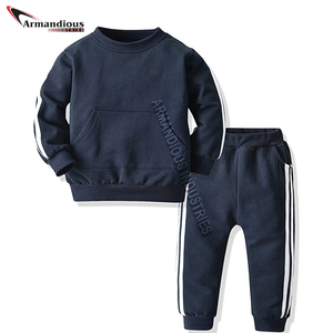 Pull-over simple avec logo personnalisé survêtement pour garçons et filles mode d'hiver ensemble de sweats à capuche pour enfants avec sweats à capuche de jogging vêtements de sport pour enfants - Product Image 6