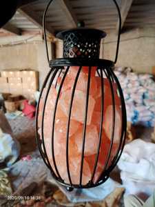 Lampe de sel de l'Himalaya Laltain, décoration écologique pour la maison, style fleur sculptée, panier et technique Feng Shui - Product Image 2