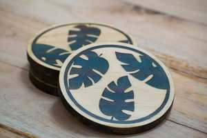 Posavasos de madera de resina, hojas tropicales - Product Image 4