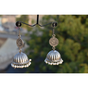 Boucles d'oreilles jhumka ghungro en laiton, aspect argent, style indien, dernière mode 2025, pour femmes et filles - Product Image 5