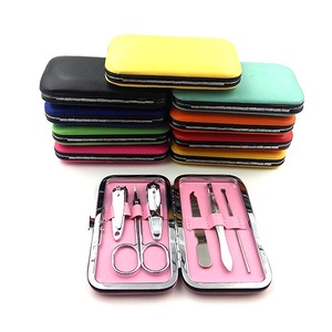 Set di 6 Pezzi per Manicure in Acciaio al Carbonio con Custodia in PU Nero/Rosso, <span class=keywords><strong>Kit</strong></span> <span class=keywords><strong>Professionale</strong></span> Portatile per <span class=keywords><strong>Unghie</strong></span> - Product Image 5