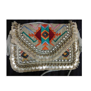 Bolso de mano sobre de noche de diseñador Bolsas y estuches de equipaje con estilo - Product Image 4