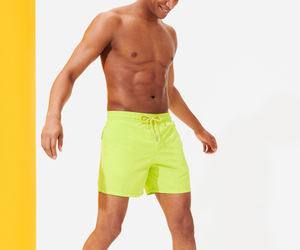 กางเกงขาสั้นชายแบบสปอร์ตน้ำหนักเบา แห้งเร็ว เอวยางยืด ลายเรียบ สำหรับเล่นน้ำทะเล - Product Image 4