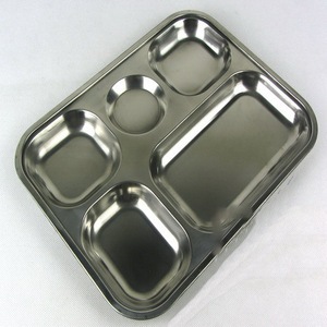 Bandejas de servicio martilladas de forma personalizada suministros para restaurantes y hoteles bandejas de diseño moderno platos de acero inoxidable de metal baratos - Product Image 6