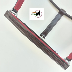 Conception personnalisable de licou de luxe de cheval en cuir de haute qualité avec canal vide sur le nez et le rembourrage rouge de la pièce de joue - Product Image 2