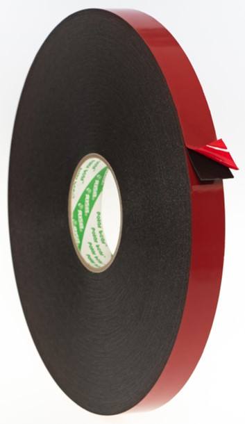 แผ่นรองสีแดงและโฟมสีดำ