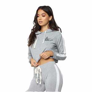 Survêtement de Yoga pour femmes, couleur grise, coupe cintrée, vêtements d'entraînement, - Product Image 1