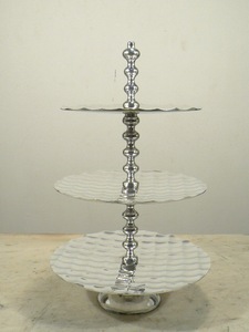 New Decorative Design Aluminium <b>3</b> <b>Tier</b> <b>Cake</b> <b>Stand</b> for Home Hotel Restaurant Use - Product Image 6