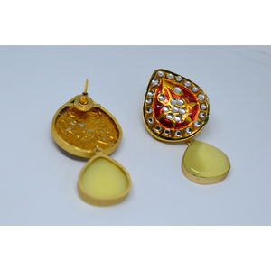 ต่างหูห่วงแบบติดหูประดับด้วยหินทองเหลืองเคลือบด้านสีทองมีนาการี ดีไซน์สวยงามทันสมัยปี 2025 เหมาะสำหรับงานปาร์ตี้ สำหรับเด็กผู้หญิงและสตรี - Product Image 3