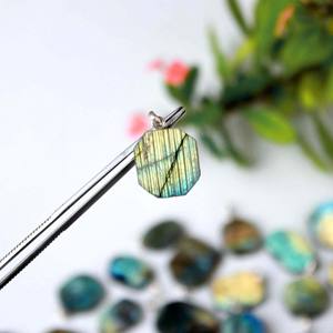 Pendentif Multi-Labradorite 22ct Plaqué Or Jaune Vierge Marie Image Quartz Naturel Cristal Tranche Point de Guérison Pendentif-Bulk - Product Image 5