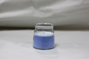 เทียนหอมกลิ่นถั่วเหลืองสีเทาอ่อนในขวดแก้วสำหรับตกแต่งบ้าน - Product Image 5