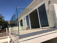 Adorehouse — clôture moderne en plexiglas, balustrade de piscine en acier inoxydable, Design de balustrade en verre