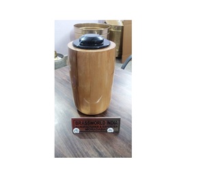 Caja brillante de madera para mascotas, urna con pata de Mascota, suministros funerarios - Product Image 1