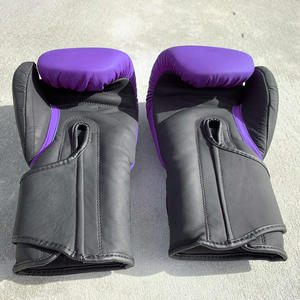 Gants de boxe en cuir mat de qualité supérieure SAQIB&CO MMA Muay Thai Sparring Tailles personnalisables 8oz-16oz Sangle de poignet à boucle et à crochets - Product Image 6
