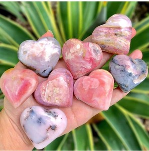 Piedra de Rodonita tallada en corazón de aspecto súper elegante, piedra preciosa de cabujón suelta suave para joyería de piedras preciosas de verano - Product Image 1