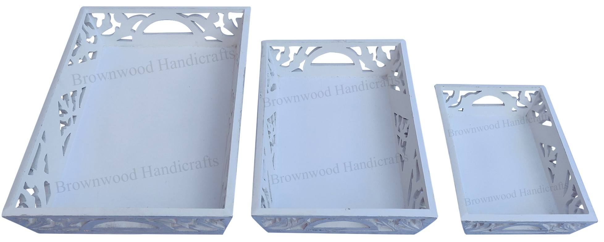 ฟอยล์สีเงินบนพื้นสีขาว