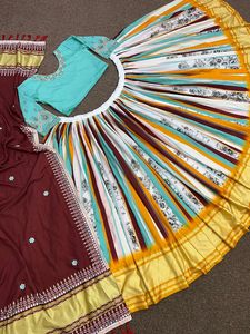 พระราชส่งออกนำเสนอชุดแฟนซีปาร์ตี้พิมพ์ Dital และงานกระจกจริงกับผ้าไหมเมจิก Patta Lahangha Choli กับ Duptta - Product Image 5