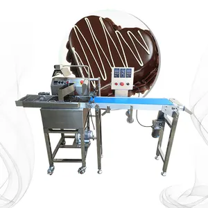 Kleine Chocolade Enrobed Candy Bar Productielijn Chocolade Caramel Enrobing Machine Choco Pie Coating Machine