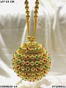 Sacs de soirée élégants à pochettes en métal Accessoire durable pour élever votre tenue formelle - Product Image 5