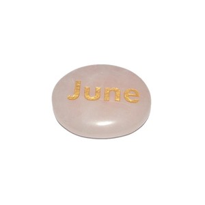 Pierre de quartz rose gravée de juin Artisanat de pierre de guérison avec inscription élégante - Product Image 1