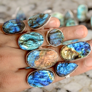 Anillo de piedra de Luna natural superpuesta de plata al por mayor, anillos de abeja del alfabeto chapados en druzy labradorita, piedras preciosas sueltas, bodas, compromisos - Product Image 2