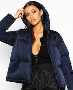 Vêtement d'hiver rembourré à capuche bleu marine à rayures brodées, tricoté, matelassé, imperméable et respirant, personnalisé pour femme, vente en gros en vrac à prix réduit - Product Image 3