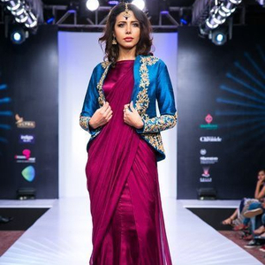 Saree élégant pour les femmes avec un travail à la main lourd et des perles de verre Superbe look de créateur parfait pour les mariages et les célébrations - Product Image 1