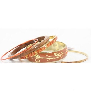 ชุดกำไลโลหะและไม้สำหรับผู้หญิง,กำไลข้อมือชุดเครื่องประดับโลหะเรซินอะคริลิคสำหรับผู้หญิงแฟชั่นจากอินเดีย - Product Image 1