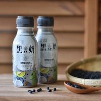 Madam Hong Tayvan 300ml PP Şişe GDO'suz Siyah Soya Sütü Tatlı Aromalı 15 Ay Raf Ömrü 24 Kutu