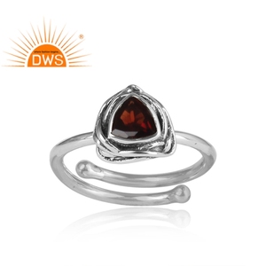 Anillo apilable oxidado de Plata de Ley 925 para mujer, Gema Triangular envuelta en granate rojo, joyería de fabricante - Product Image 2