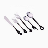 Prix de gros Ensemble de couverts pour restaurant et maison Couverts en acier inoxydable noués à manche en spirale noir avec placage argent